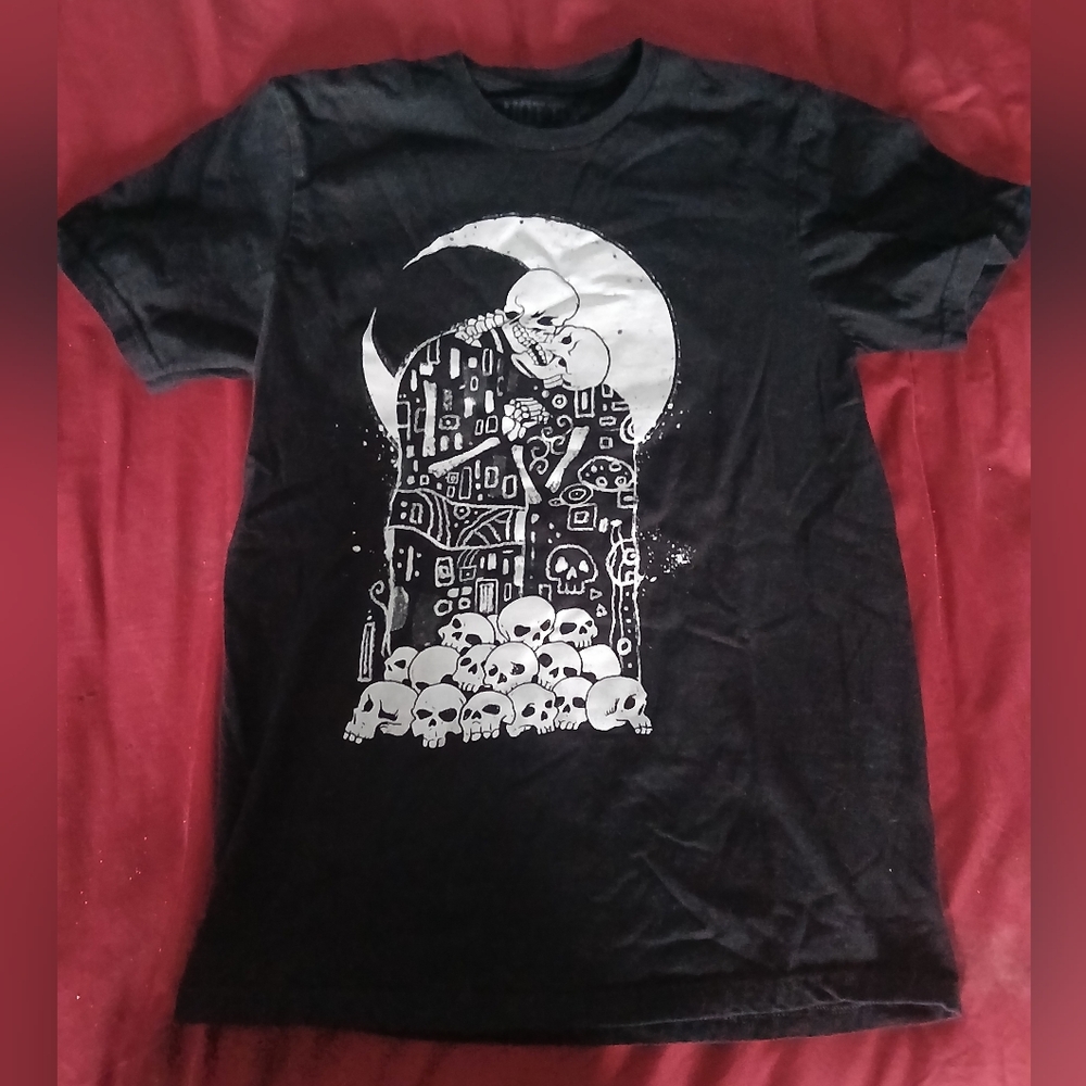 Hot Topic x Threadless skeleton tee